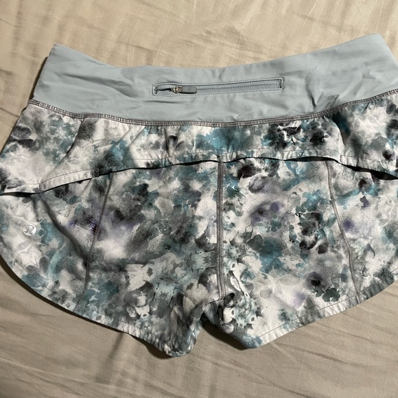 SZ6 Lululemon Speed Up LR - Picture 2 of 3